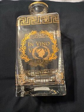 Glass Decanter with Gold Laurel Design - "In Vino Veritas"